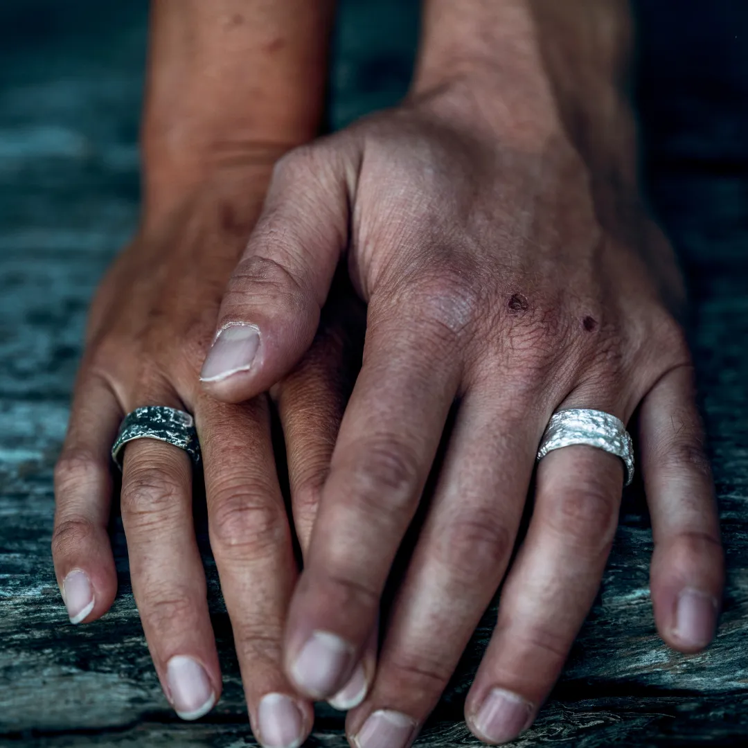 Bague écorce très marquée