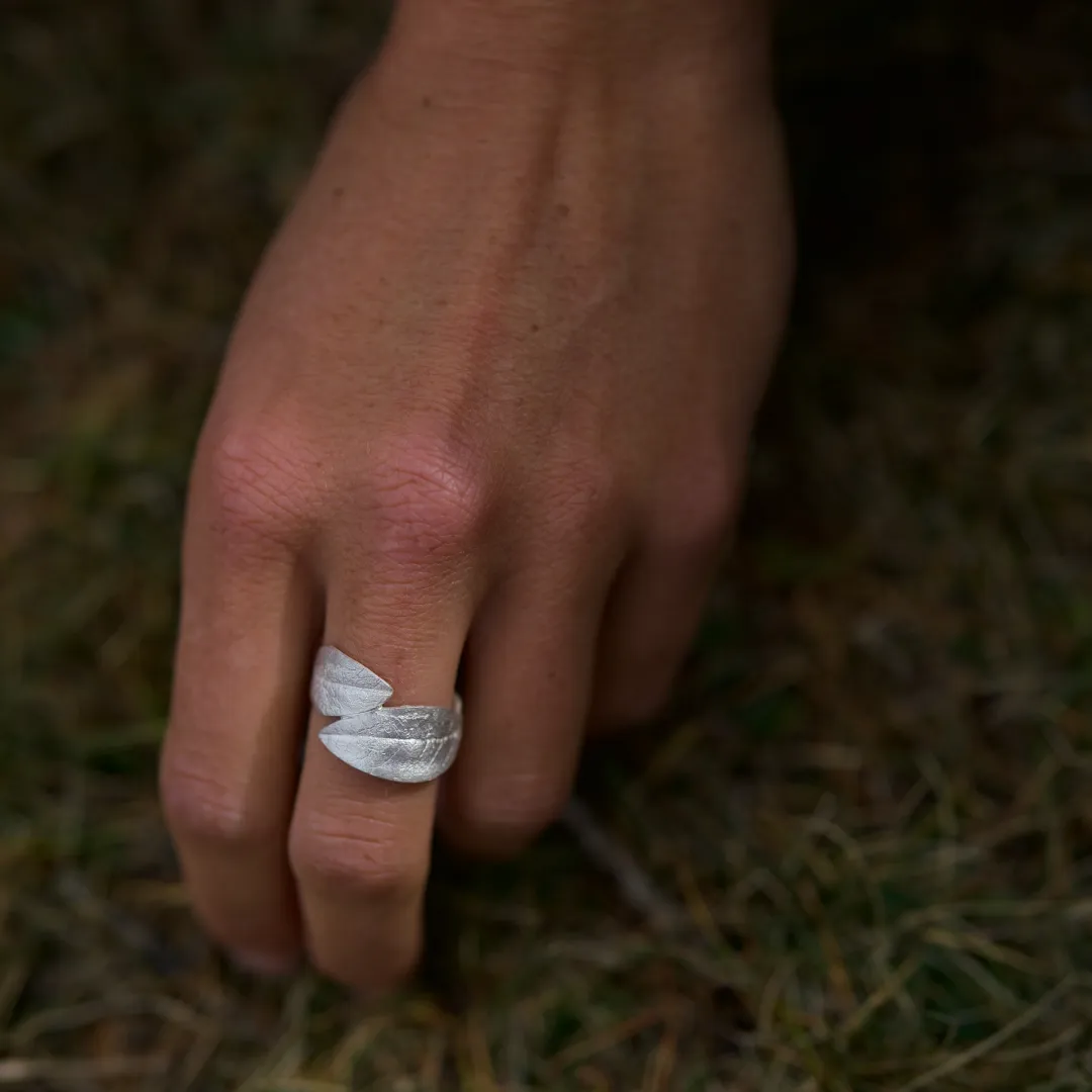 Bague feuilles entrelacée