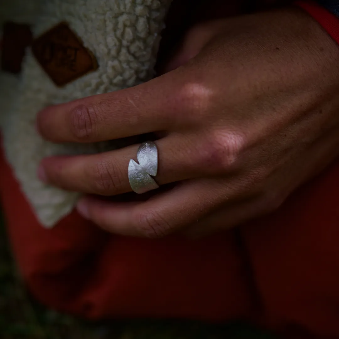 Bague feuilles entrelacée