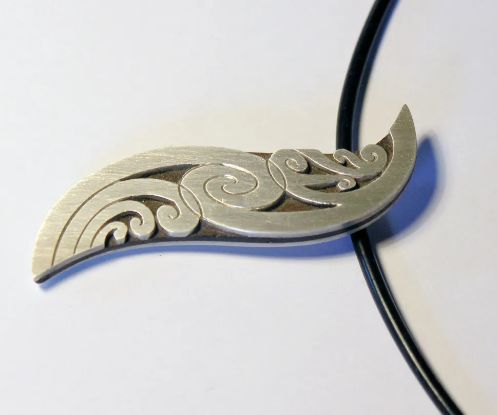 Collier en argent et bois