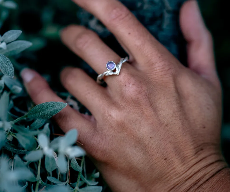 Bague en argent sertie d'une améthiste